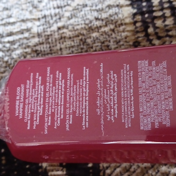 4/$40 New Vampire Blood Scented Cleansing Gel Hand Soap - 1 Pump Bottle - Picture 4 of 7